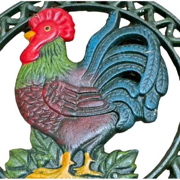 CAST IRON ROOSTER TRIVET WALL HANGINGS LOT OF 2 HAND PAINTED COTTAGE FARM HOUSE - Picture 4 of 4